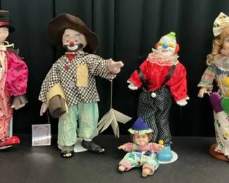 5 Clown Dolls