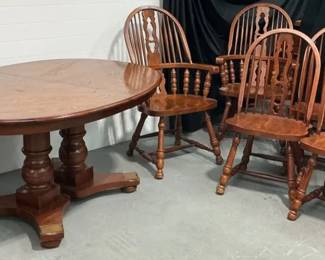 American Drew 2 Leaf Oak Table with 6 Chairs