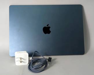 MacBook Air, 15", 2025, 24GB Memory, M4 Chip, Factory Reset, With Charging Cable