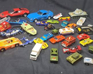 Large Lot Of Vintage DieCast Vehicles Matchbox Lesney, Corgi Toys, Bburago More
