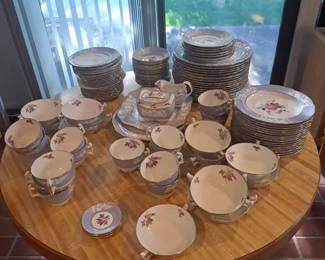 94Piece Spode Copelands China England Tableware Set in the Maritime Rose Pattern