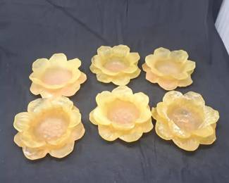 MidCentury Modern Set of Six 6 Dorothy Thorpe Frosted Cast Resin Lucite Sunflower Bowls, 6 Dia.
