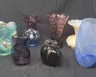 Lot of Seven 7 Assorted Art Glass Vases in a Variety of Colors, Forms, and Techniques
