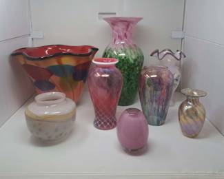 Eight 8 Hand Blown Art Glass Vases Incl. Dale Tiffany, in Assorted Forms, Patterns and Techniques