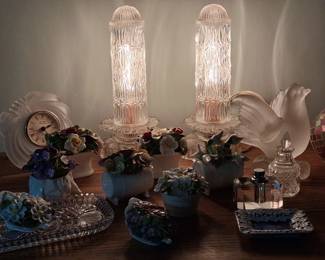 Pair...Darling Vintage Lamps!