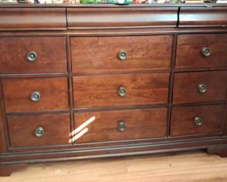 Lovely Dresser