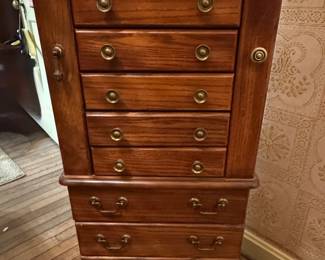 Jewelry storage 