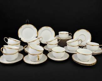Lorenz Hutschenreuther Pasco Blenheim China with Gold Trim