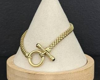  01 14K Gold Mesh Bracelet with GarnetSet Toggle Clasp, 12.00g