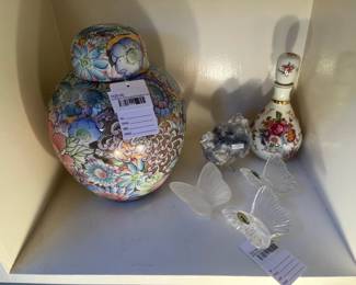 Chinese Thousand Flowers Jar