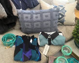Clothing, Belts, Decorative Pillows