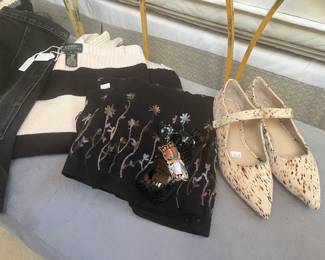 Clothing, Women's Shoes