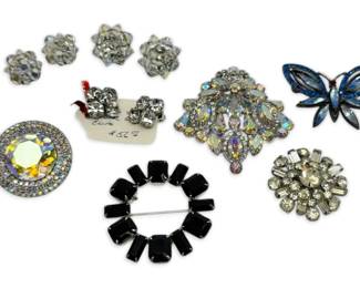Vintage Weiss Brooches And Earrings