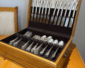 Oneida flatware set