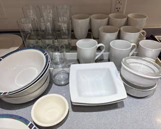 Assorted kitchen