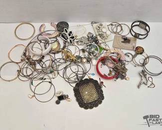 1006 Costume Jewlery