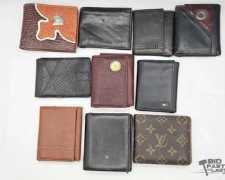 1818  Mixed Mens Wallets Lot  Louis Vuitton, Levis, Guess  More