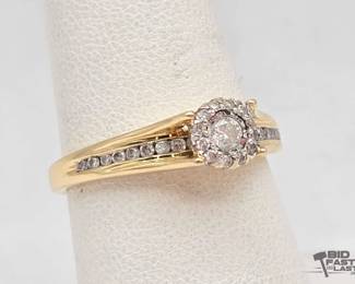 714  14k Gold Wedding Ring with Diamond
