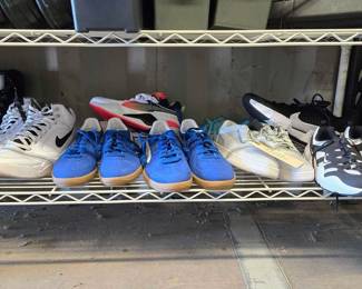 4102  9 Pairs of Mixed Shoes