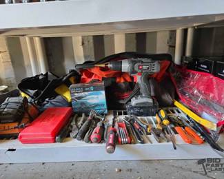 2828  Power Drill, Battery with Charger, Milwaukee Tool Bag