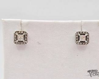 805  10kt White Gold Earrings with Diamonds