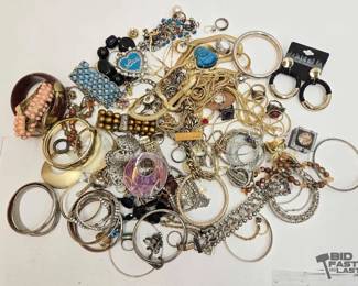 1002 Costume Jewelry