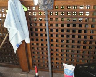 Outdoor post lamp