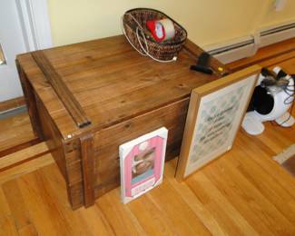 Wood chest