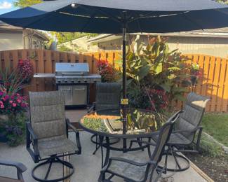 Patio Set with Umbrella $375