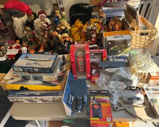 Models, collectibles, leather tools holiday
