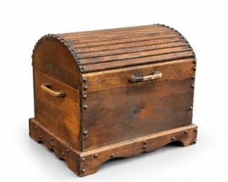 13 VintageRusticDomedWoodStorageTrunkChest