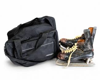 88 VintageLeatherIceSkateswithMetalBladesCarryBag