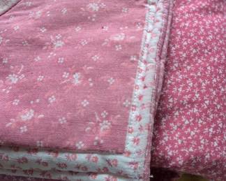 Vintage Pink Floral Appliqu Quilt second image