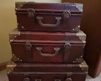 Vintage Decorative Nesting Suitcase Set