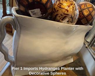 Pier Imports Hydrangea Planter with Decorative Spheres third image
