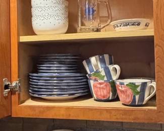 Assorted Kitchenware and Tabletop Collection fifth image