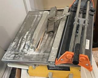 WorkForce Electric Wet Tile Saw and HDX Manual Rip Tile Cutter Combo