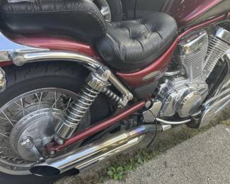 1996 Suzuki Intruder Motorcycle (Runs!) - more photos (2) - Lot 7304743