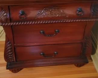 Pait of nightstands 