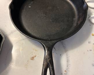 Lodge cast iron pan.