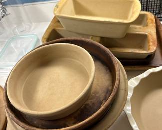 Pampered Chef cooking items.