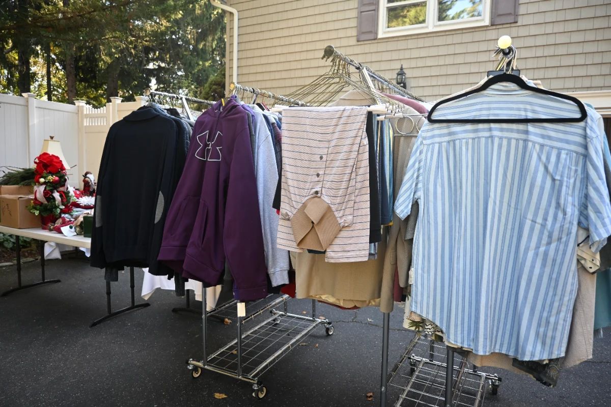 Tons of Mens New Clothing