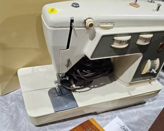 SEWING MACHINE