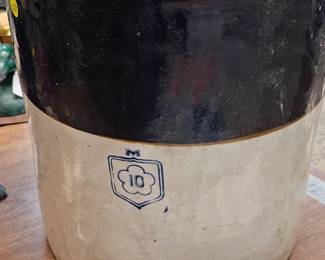 10 GALLON STONEWARE CROCK