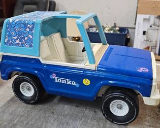 VINTAGE TONKA JEEP TOY