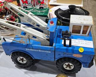 VINTAGE TONKA WRECKER TRUCK TOY