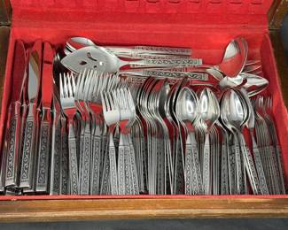Vtg Oneida Spanish Court 1881 Rogers Stainless Steel Flatware -Service For 17