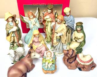 Vintage 11 Pc Hand Painted Nativity Set Herald Porcelain Christmas - Complete