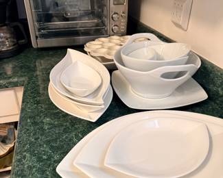 Serving dishes