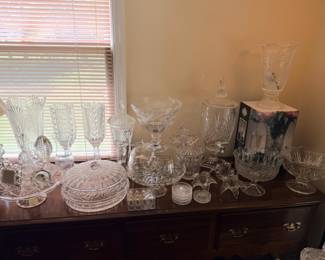 Crystal serving tableware and buffet